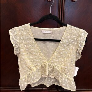 Lemon Eyelet V-Neck Crop Top with Ruffle Hem